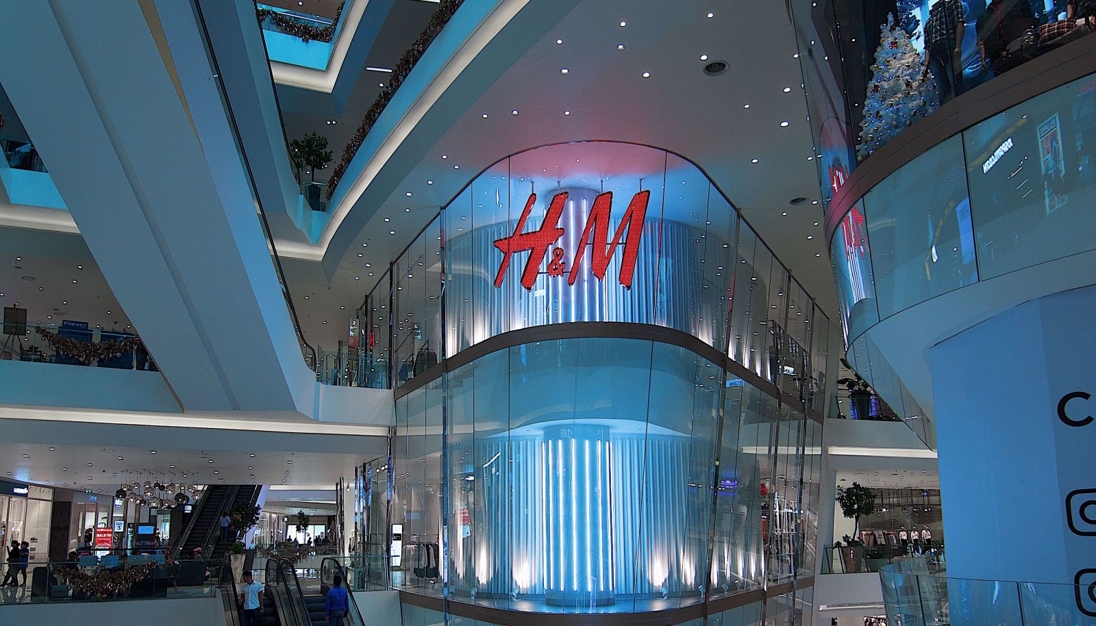 Save online with a H&M discount code!